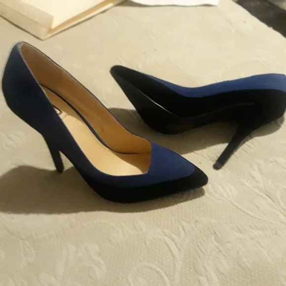 Pumps - Picture 1 of 3